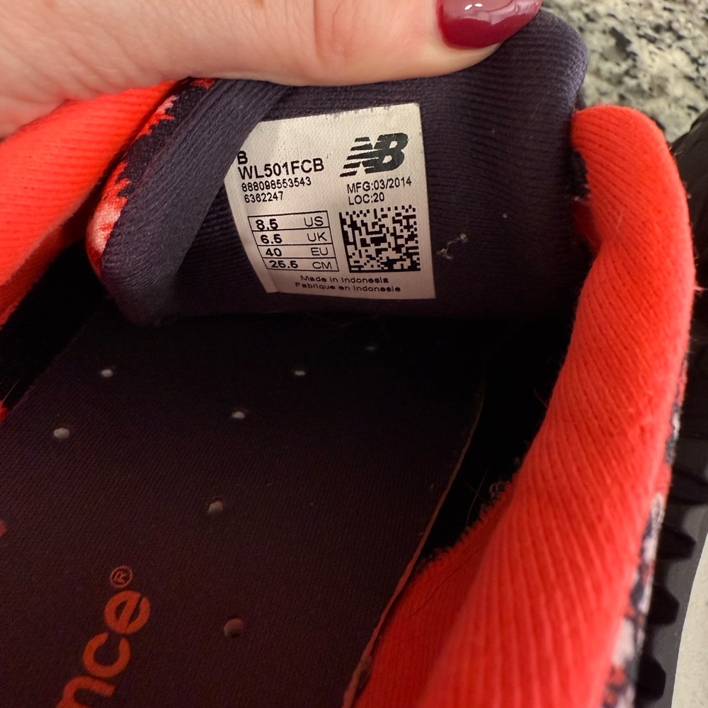 Women’s New Balance Sneakers - Picture 7 of 7